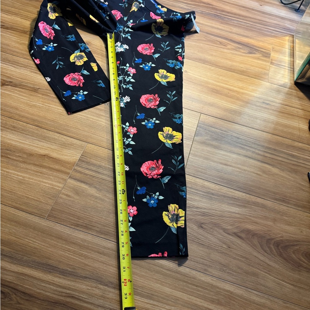 NWT Old Navy Black Floral Straight Leg Pants Size 10 Tall - Picture 5 of 10